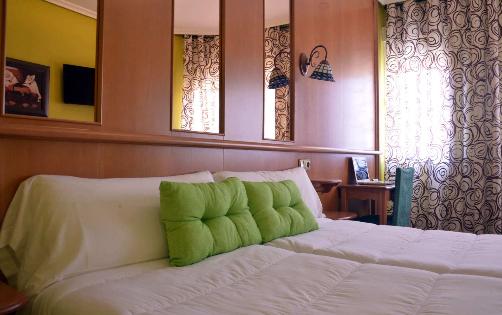 Reservar habitacion en Casas Ibañez- Hotel Aros